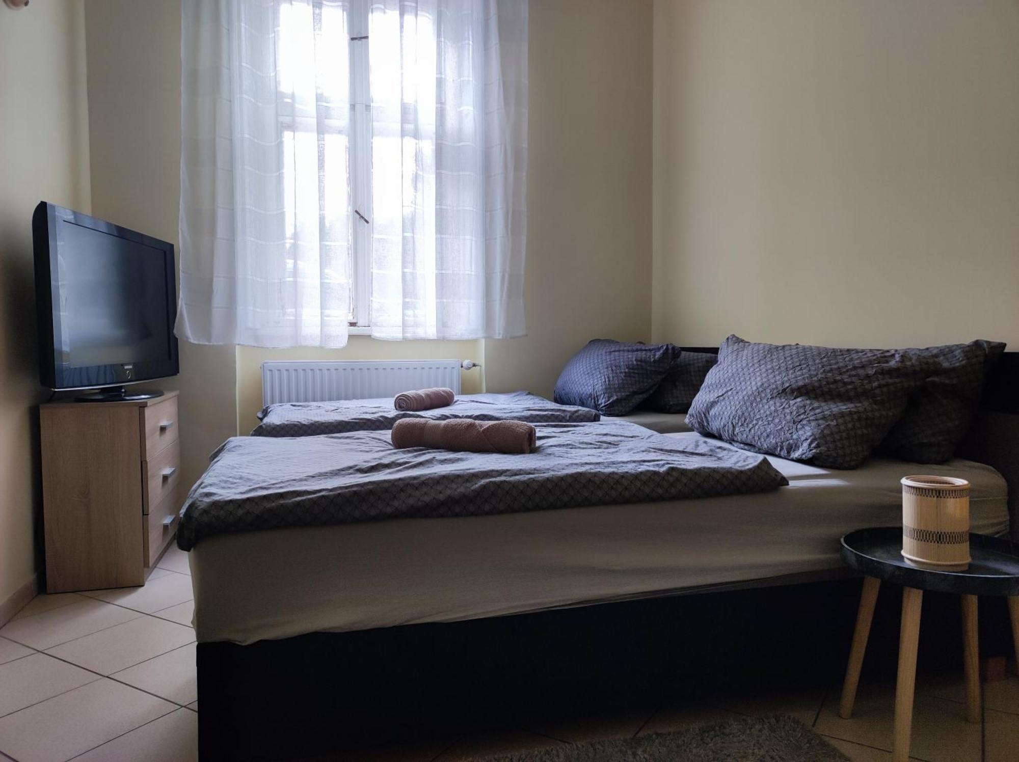 Varalja Vendeghaz Tata Zewnętrze zdjęcie