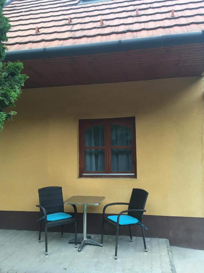 Varalja Vendeghaz Tata Zewnętrze zdjęcie